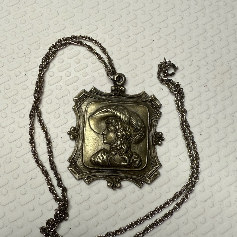 65.)Vintage Pewter Pendant Necklace Lady Cameo